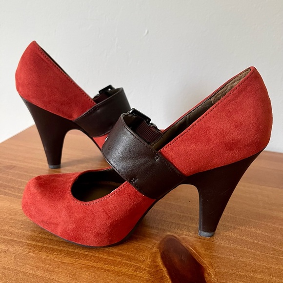 Fergalicious shoes by Fergie | Celeste Orange Suede Heels | Size 6 - Picture 3 of 7